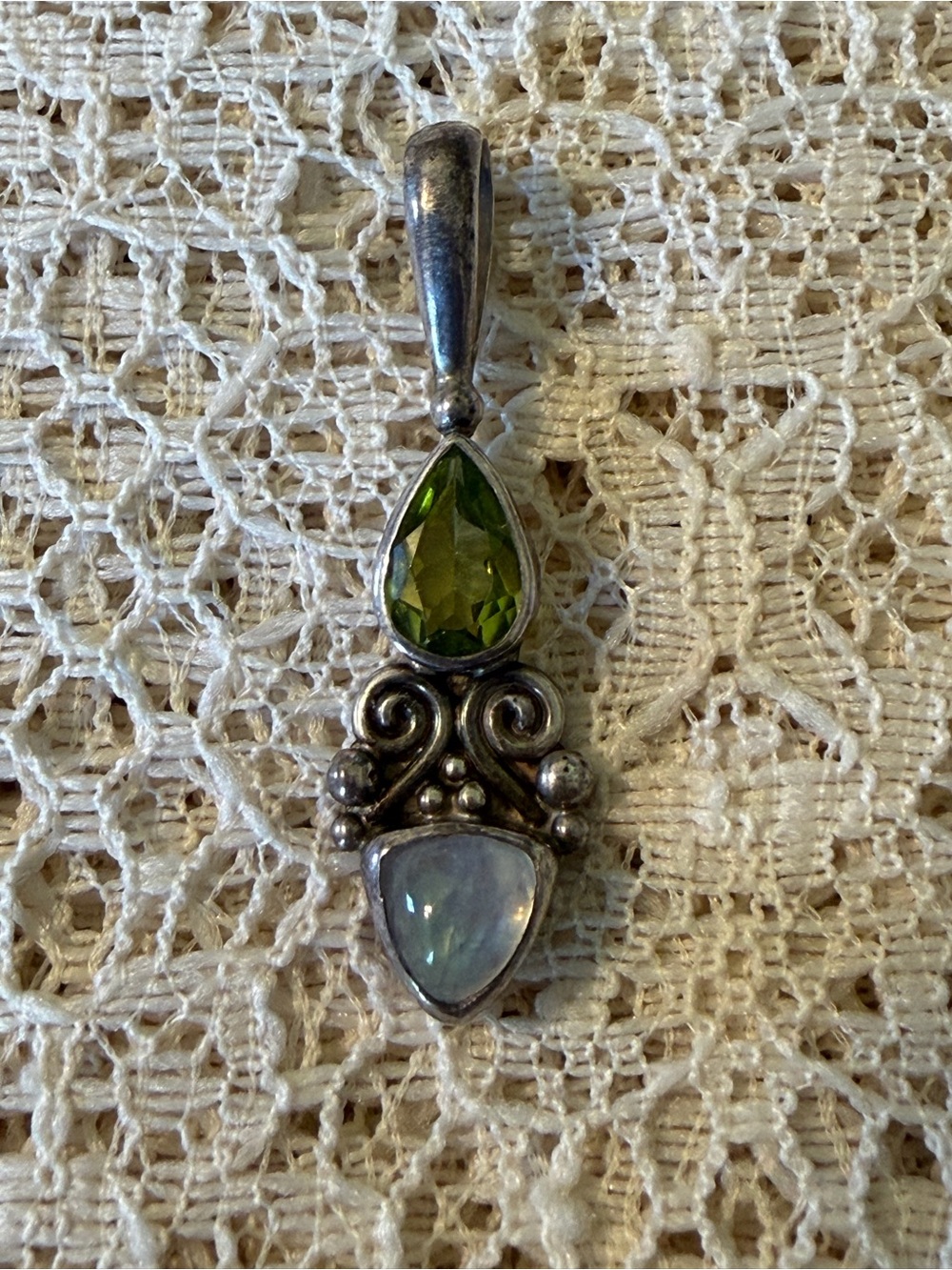 Sterling Silver Peridot and Moonstone Pendant